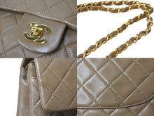 Load image into Gallery viewer, CHANEL シャネル マトラッセWフラップチェーンショルダーバッグ 2番台 ラムスキン 23cm ブラウン ゴールド金具 美品 中古 63980