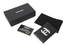 画像をギャラリービューアに読み込む, CHANEL シャネル ココマーク パスケース 22番台 二つ折り レザー ブラック シルバー 美品 中古 64034