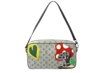 Load image into Gallery viewer, 極美品 LOUIS VUITTON ルイヴィトン コント ドゥ フェ ポシェット アクセサリーポーチ M92274 フェアリーテール カーキ 中古 64057