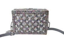 Load image into Gallery viewer, 新品同様 LOUIS VUITTON ルイヴィトン ヴァージル リサイクル ツイード ソフトトランク ショルダーバッグ グレー M58741 中古 64060