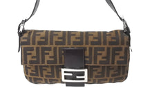 Load image into Gallery viewer, FENDI フェンディ マンマバケット ハンドバッグ アクセサリーポーチ ズッカ柄 ブラウン シルバー金具 美品 中古 64127