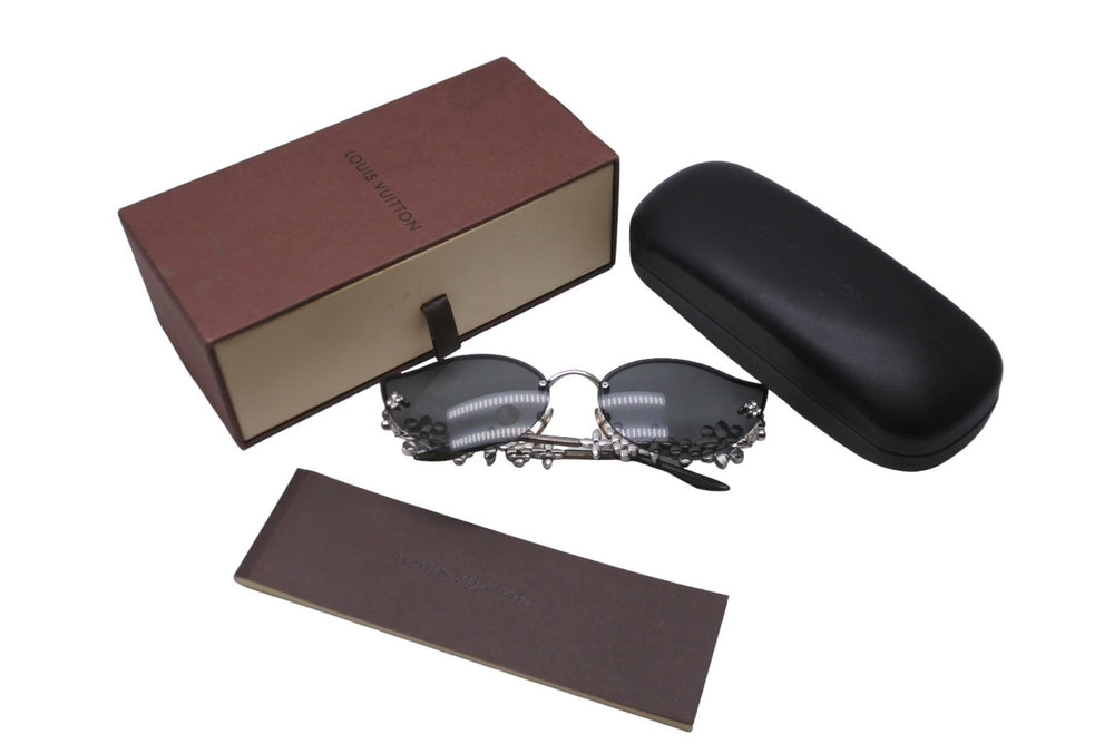 Limited to 1000 pieces Very good condition LOUIS VUITTON Cat's eye sunglasses Swarovski 75BR6 Size 67□17 135 Used 64234