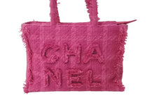 Load image into Gallery viewer, 極美品 CHANEL シャネル ツイード ロゴ ジップ ショッピング トートバッグ ピンク 29番台 ゴールド金具 鞄 手持ち 中古 64273