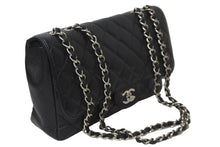 Load image into Gallery viewer, CHANEL シャネル チェーンショルダーバッグ マトラッセ 30CM シングルフラップ ブラックシルバー 13番台 中古 64274