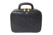 画像をギャラリービューアに読み込む, 極美品 CHANEL シャネル ココマーク バニティ 4番台 キャビアスキン ブラック ゴールド金具 中古 64275