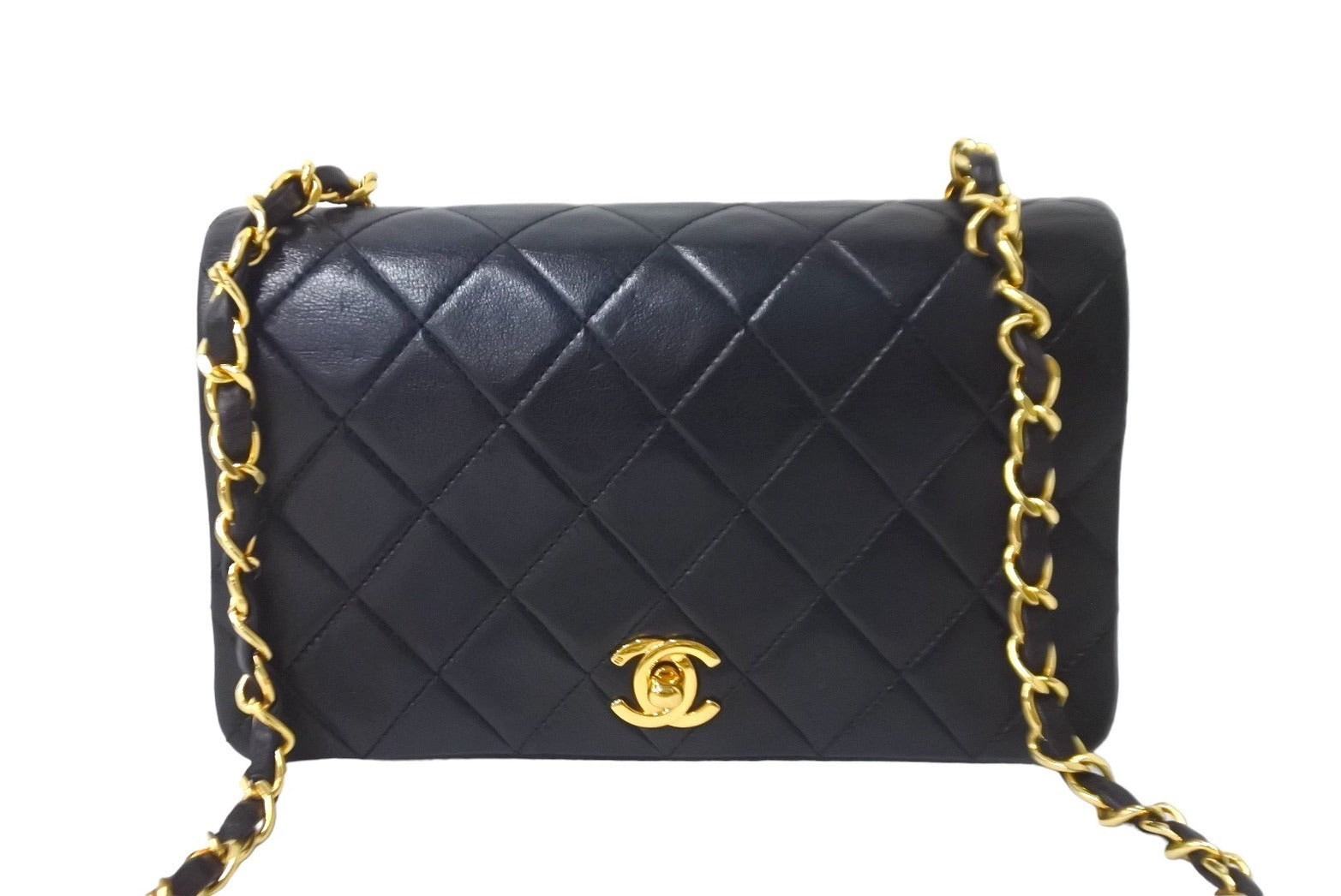 CHANEL シャネル ミニマトラッセ 19 チェーンショルダーバッグ 1番台 フルフラップ ラムスキン ブラック 美品 中古 64308 –  Casanova Vintage