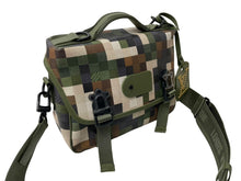 Load image into Gallery viewer, 未使用品 LOUIS VUITTON ルイヴィトン ファレルウィリアムス トレイル・メッセンジャー M24449 中古 64336
