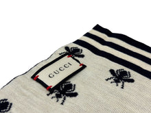 Load image into Gallery viewer, 極美品 GUCCI グッチ ストール ビー 蜂柄 総柄 452519 4G200 ウール ネイビー アイボリー 中古 64372