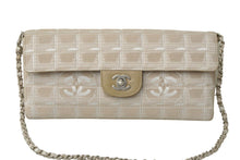 Load image into Gallery viewer, CHANEL シャネル ショルダーバッグ A15316 チェーンショルダー 6番台 ニュートラベルライン ココマーク 美品 中古 64398