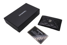 Load image into Gallery viewer, CHANEL シャネル カードケース ココマーク ラムスキン 29番台 2019年AW ブラック シルバー金具 美品 中古 64477