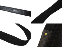 Load image into Gallery viewer, CELINE セリーヌ マカダム柄 ショルダーバッグ ブラウン ブラック ロゴ 斜め掛け 鞄 PVC レザー 美品 中古 64525