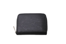 Load image into Gallery viewer, LOUIS VUITTON ルイヴィトン ジッピー コインパース M60152 エピレザー コインケース ブラック シルバー金具 美品 中古 64538