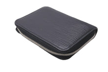 Load image into Gallery viewer, LOUIS VUITTON ルイヴィトン ジッピー コインパース M60152 エピレザー コインケース ブラック シルバー金具 美品 中古 64538