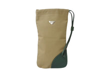 Load image into Gallery viewer, PRADA プラダ 巾着 ポーチ ベージュ グリーン キャンバス レザー トライアングルロゴ 小物入れ 美品 中古 64552