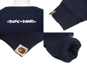 A BATHING APE × KAWS アベイシングエイプ カウズ スウェット トレーナー サイズL ネイビー コットン プリント 美品 中古 64569