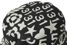 画像をギャラリービューアに読み込む, CHANEL シャネル バケットハット サイズM ココマーク スター No.5 カメリア コットン プリント ブラック ホワイト 総柄 美品 中古 64587