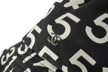 画像をギャラリービューアに読み込む, CHANEL シャネル バケットハット サイズM ココマーク スター No.5 カメリア コットン プリント ブラック ホワイト 総柄 美品 中古 64587