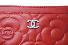 画像をギャラリービューアに読み込む, 新品未使用 CHANEL シャネル カードケース パスケース カメリア ココマーク ラムスキン 22番台 シルバー金具 レッド 中古 64588