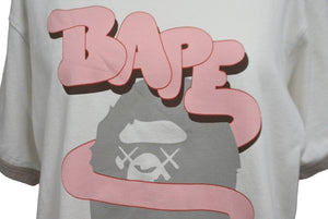 A BATHING APE BAPE KAWS ベイプ アベイシング エイプ カウズ Tシャツ サイズ S ホワイト ピンク グレー 美品 中古 64599