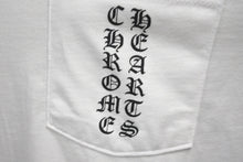 Load image into Gallery viewer, 新品未使用 CHROME HEARTS クロムハーツ 東京限定 プリント 半袖Ｔシャツ ホワイト トップス ロゴ ポケット サイズS 中古 64605