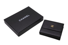 Load image into Gallery viewer, 極美品 CHANEL シャネル レザー 三つ折り財布 6番台 ブラック ココマーク ウォレット ロゴ 小物 中古 64614