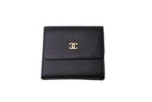 Load image into Gallery viewer, 極美品 CHANEL シャネル レザー 三つ折り財布 6番台 ブラック ココマーク ウォレット ロゴ 小物 中古 64614
