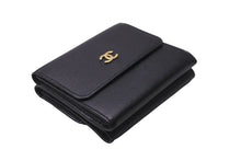 Load image into Gallery viewer, 極美品 CHANEL シャネル レザー 三つ折り財布 6番台 ブラック ココマーク ウォレット ロゴ 小物 中古 64614