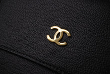 Load image into Gallery viewer, 極美品 CHANEL シャネル レザー 三つ折り財布 6番台 ブラック ココマーク ウォレット ロゴ 小物 中古 64614