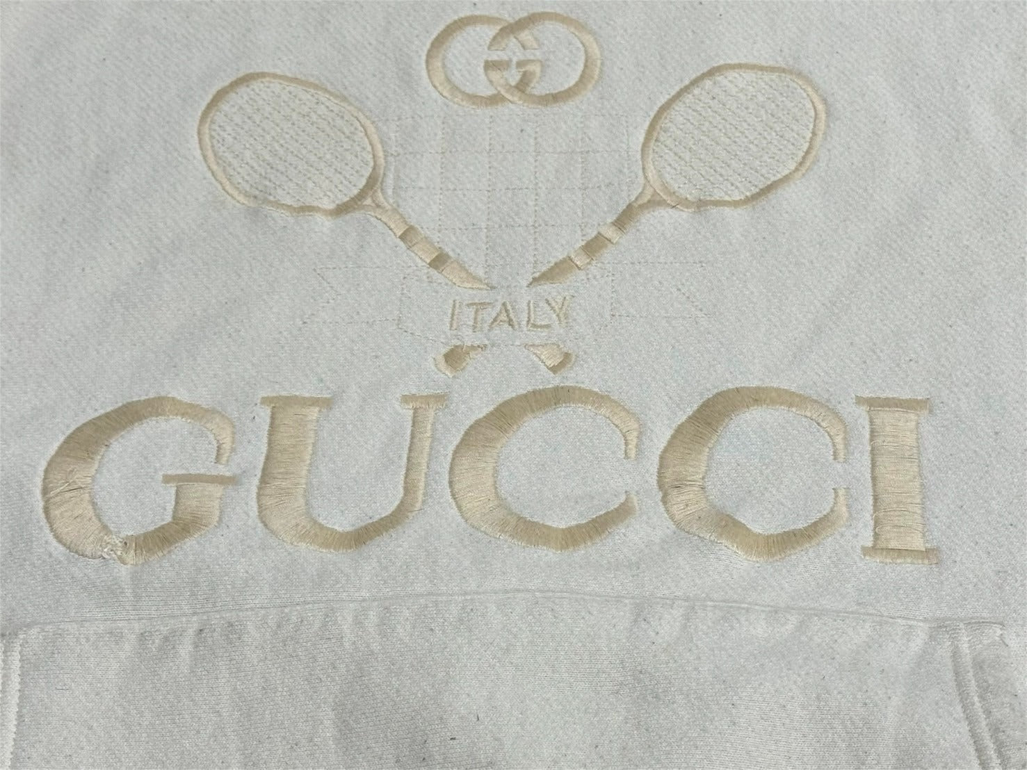 GUCCI グッチ 20SS テニス ラケット パーカー アイボリー コットン フーディー トップス 刺繍 560502 ロゴ サイズM 良品 中古  64676 – Casanova Vintage