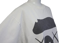 Load image into Gallery viewer, A BATHING APE × KAWS アベイシングエイプ カウズ 半袖Ｔシャツ サイズM オールドエイプ ヴィンテージ ホワイト コットン 美品 中古 64696