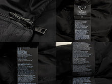 Load image into Gallery viewer, 極美品 PRADA プラダ ダウンジャケット リバーシブル トライアングルロゴ SGC045 1WQ8 イタリア製 ブラック サイズM 中古 64701