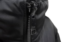 Load image into Gallery viewer, 極美品 PRADA プラダ ダウンジャケット リバーシブル トライアングルロゴ SGC045 1WQ8 イタリア製 ブラック サイズM 中古 64701