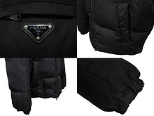 Load image into Gallery viewer, 極美品 PRADA プラダ ダウンジャケット リバーシブル トライアングルロゴ SGC045 1WQ8 イタリア製 ブラック サイズM 中古 64701