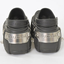Load image into Gallery viewer, BALENCIAGA バレンシアガ HARDCROCS ハードクロックス ロゴサンダル ブラック シルバー金具 サイズ36 美品 中古 4c064091