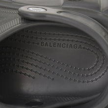 Load image into Gallery viewer, BALENCIAGA バレンシアガ HARDCROCS ハードクロックス ロゴサンダル ブラック シルバー金具 サイズ36 美品 中古 4c064091