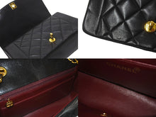 画像をギャラリービューアに読み込む, CHANEL シャネル チェーンショルダーバッグ ダイアナマトラッセ 22 2番台 ラムスキン ブラック ゴールド金具 美品 中古 64733