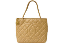画像をギャラリービューアに読み込む, CHANEL シャネル 復刻トート 8番台 ハンドバッグ ココマーク キャビアスキン ベージュ シルバー金具 美品 中古 64736