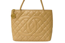 画像をギャラリービューアに読み込む, CHANEL シャネル 復刻トート 8番台 ハンドバッグ ココマーク キャビアスキン ベージュ シルバー金具 美品 中古 64736