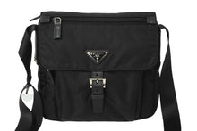 Load image into Gallery viewer, 極美品 PRADA プラダ クロスショルダーバッグ BT8994 三角ロゴプレート ナイロン ブラック シルバー金具 中古 64770