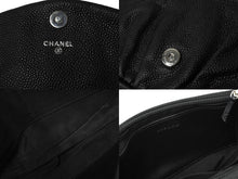 Load image into Gallery viewer, CHANEL シャネル ショルダーバッグ ハーフムーンチェーンウォレット ココマーク 15番台 キャビアスキン ブラック 美品 中古 64779