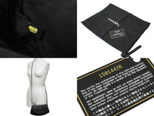 Load image into Gallery viewer, CHANEL シャネル ショルダーバッグ ハーフムーンチェーンウォレット ココマーク 15番台 キャビアスキン ブラック 美品 中古 64779