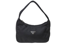 Load image into Gallery viewer, 極美品 PRADA プラダ ホーボー ハンドバッグ MV515 トライアングルロゴ ブラック ナイロン シルバー金具 中古 64780