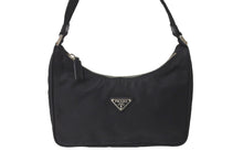 Load image into Gallery viewer, PRADA プラダ ハンドバッグ ホーボー MV515 トライアングルロゴ ブラック ナイロン シルバー金具 美品 中古 64781