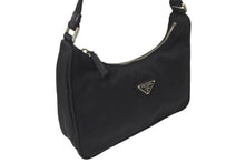 Load image into Gallery viewer, PRADA プラダ ハンドバッグ ホーボー MV515 トライアングルロゴ ブラック ナイロン シルバー金具 美品 中古 64781
