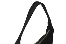 Load image into Gallery viewer, PRADA プラダ ハンドバッグ ホーボー MV515 トライアングルロゴ ブラック ナイロン シルバー金具 美品 中古 64781