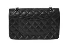 画像をギャラリービューアに読み込む, 極美品 CHANEL シャネル チェーンショルダーバッグ マトラッセ25 Wフラップラップ ブラックシルバー 11番台 中古 64874
