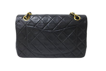 画像をギャラリービューアに読み込む, CHANEL シャネル チェーンショルダーバッグ Wフラップ マトラッセ 23cm ココマーク ラムスキン 1番台 ブラック ゴールド金具 美品 中古 64879