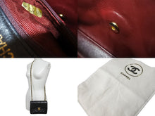 Load image into Gallery viewer, CHANEL シャネル ヴィンテージ ミニマトラッセチェーンショルダーバッグ19cm 1番台 ブラック ゴールド金具 美品 中古 64899