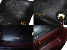 Load image into Gallery viewer, CHANEL シャネル ヴィンテージ ミニマトラッセチェーンショルダーバッグ19cm 1番台 ブラック ゴールド金具 美品 中古 64899