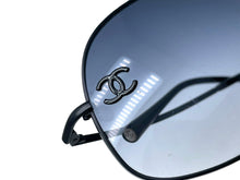 Load image into Gallery viewer, CHANEL シャネル ココマーク ティアドロップ型サングラス イタリア製 メタル ブラック サイズ64◻︎10 125 美品 中古 64905